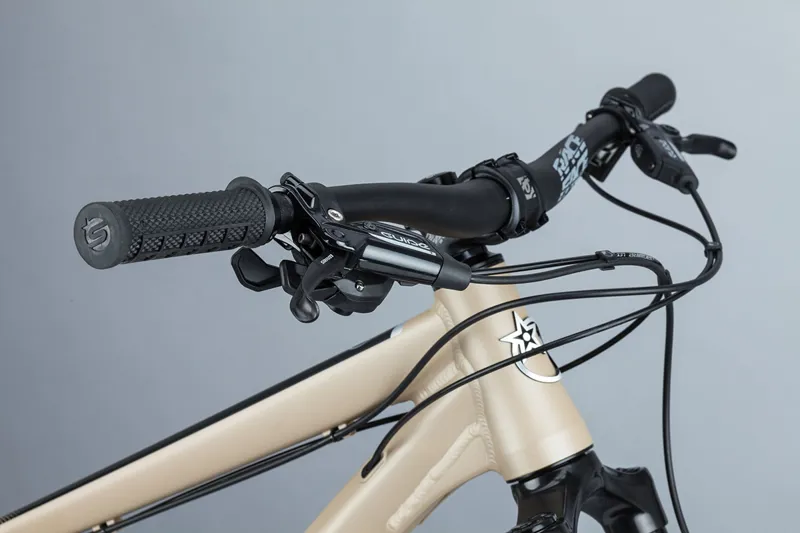 2022 Orange Crush Pro Hardtail Mountain Bike-8