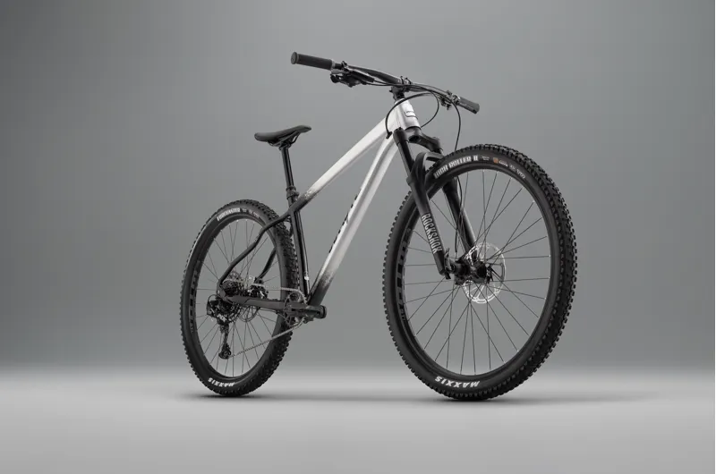 Whyte 629 V6 Hardtail Mountain Bike-3
