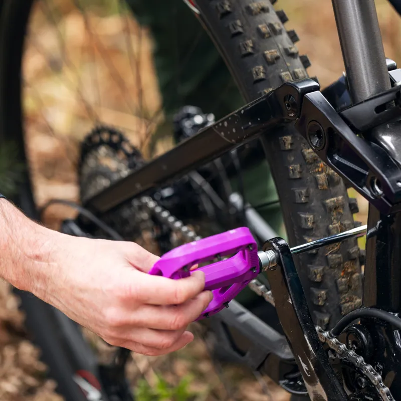 Oxford Loam 20 Nylon Pedals - Purple-2