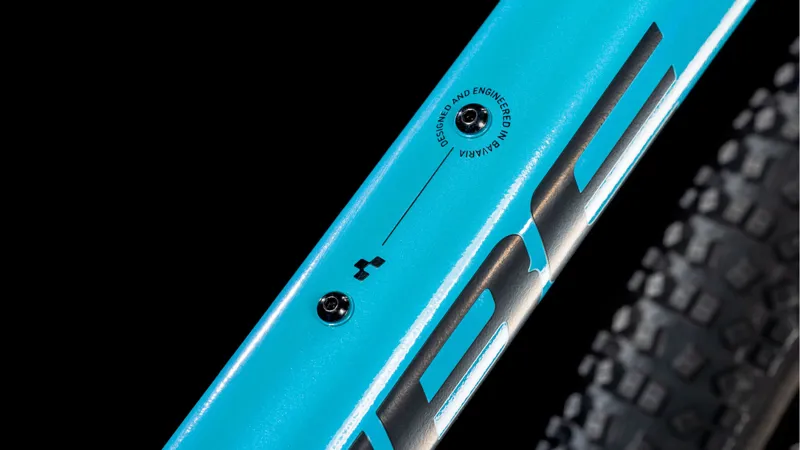 Cube Aim Race Hardtail Mountain Bike in Swimming Pool/Black-3