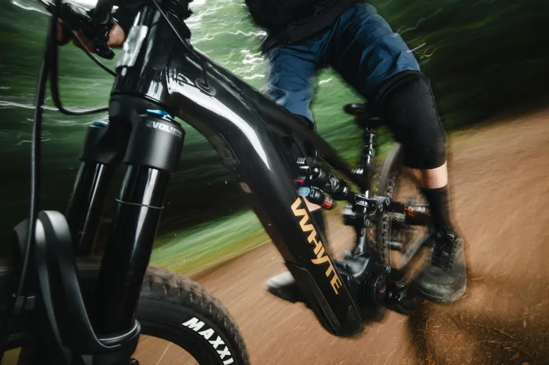 Whyte E-160 RSX 29er V2 Trail Electric Mountain Bike in Gloss Black-8