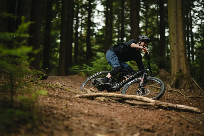 Whyte E-160 RSX 29er V2 Trail Electric Mountain Bike in Gloss Black-9