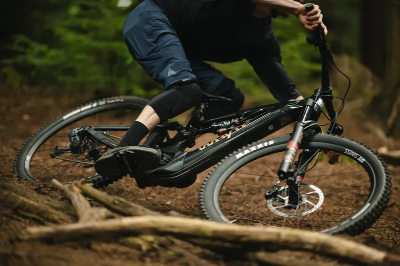 Whyte E-160 RSX 29er V2 Trail Electric Mountain Bike in Gloss Black-10
