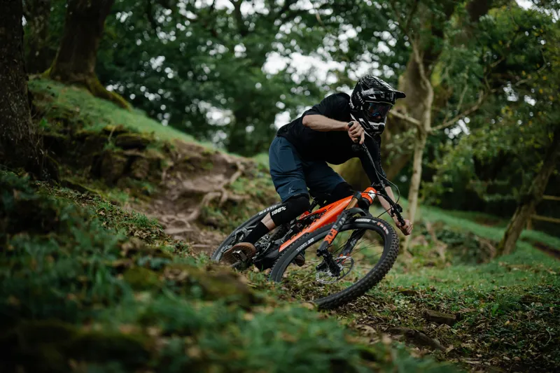 Whyte E-180 RSX V5 Electric Enduro Mountain Bike-3