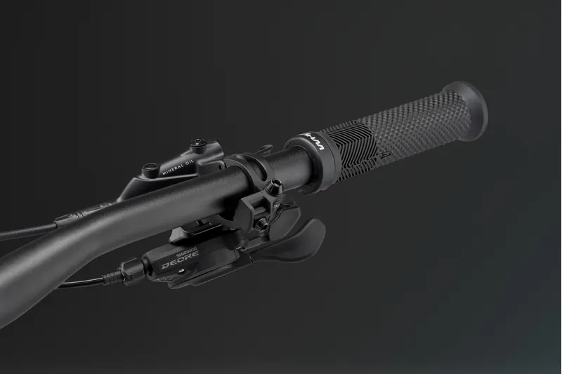 Whyte T-140 27 Junior Trail Full Suspension Bike in Gloss Green-3