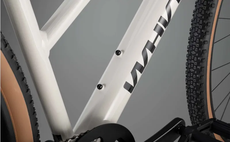 Whyte Rheo 1 ST City and Leisure Hybrid Bike in Gloss Bone-8