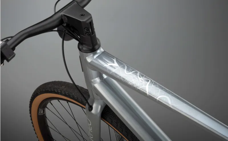 Whyte Rheo 2 Electric Hybrid Bike in Gloss Silver-4