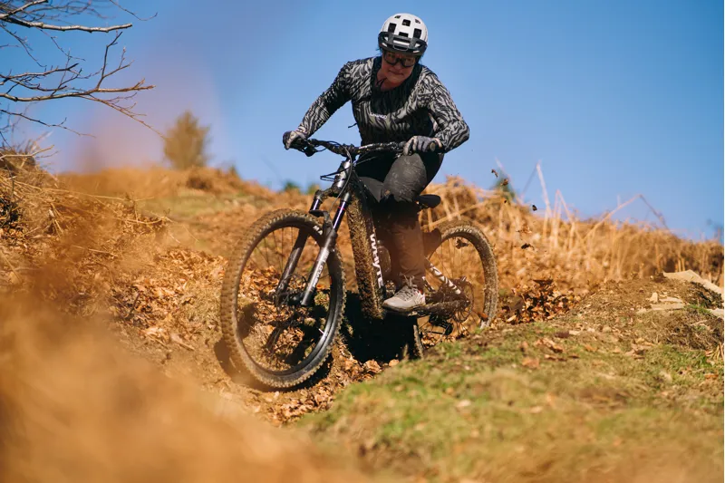 Whyte Kado S 600wh Electric Mountain Bike in Gloss Dark Silver-9