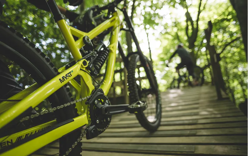 2020 Saracen Myst AL Downhill Mountain Bike-5