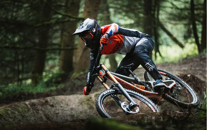 2020 Saracen Myst 29 Team Factory Downhill Bike-8