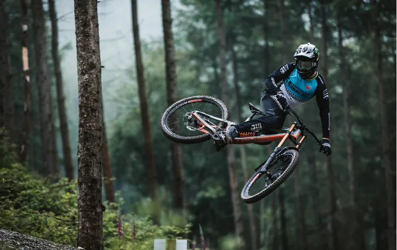2020 Saracen Myst 27.5 Team Factory Downhill Bike-4