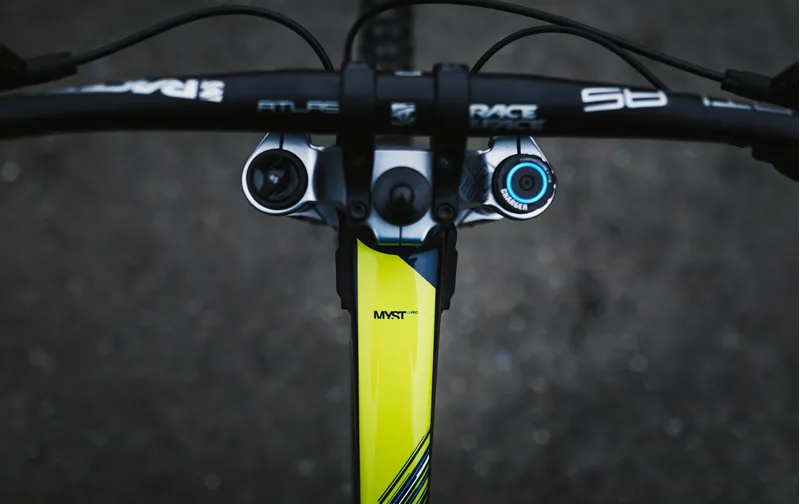 2020 Saracen Myst Pro 29 Downhill Bike-10