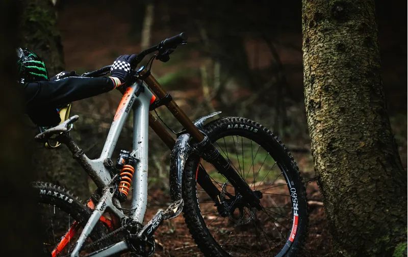 2020 Saracen Myst 27.5 Team Factory Downhill Bike-11