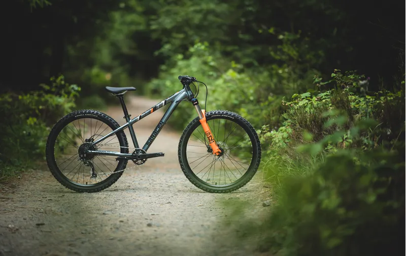 2020 Saracen Mantra 2.6 Junior Mountain Bike-5